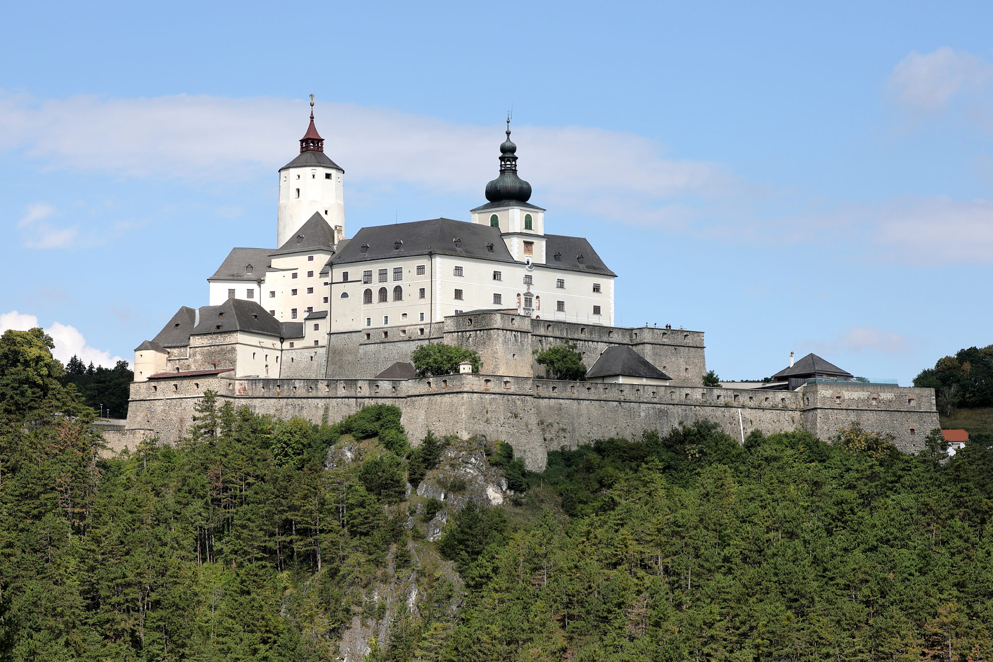 Forchtenstein (Photo License: CC-BY-SA-4.0)